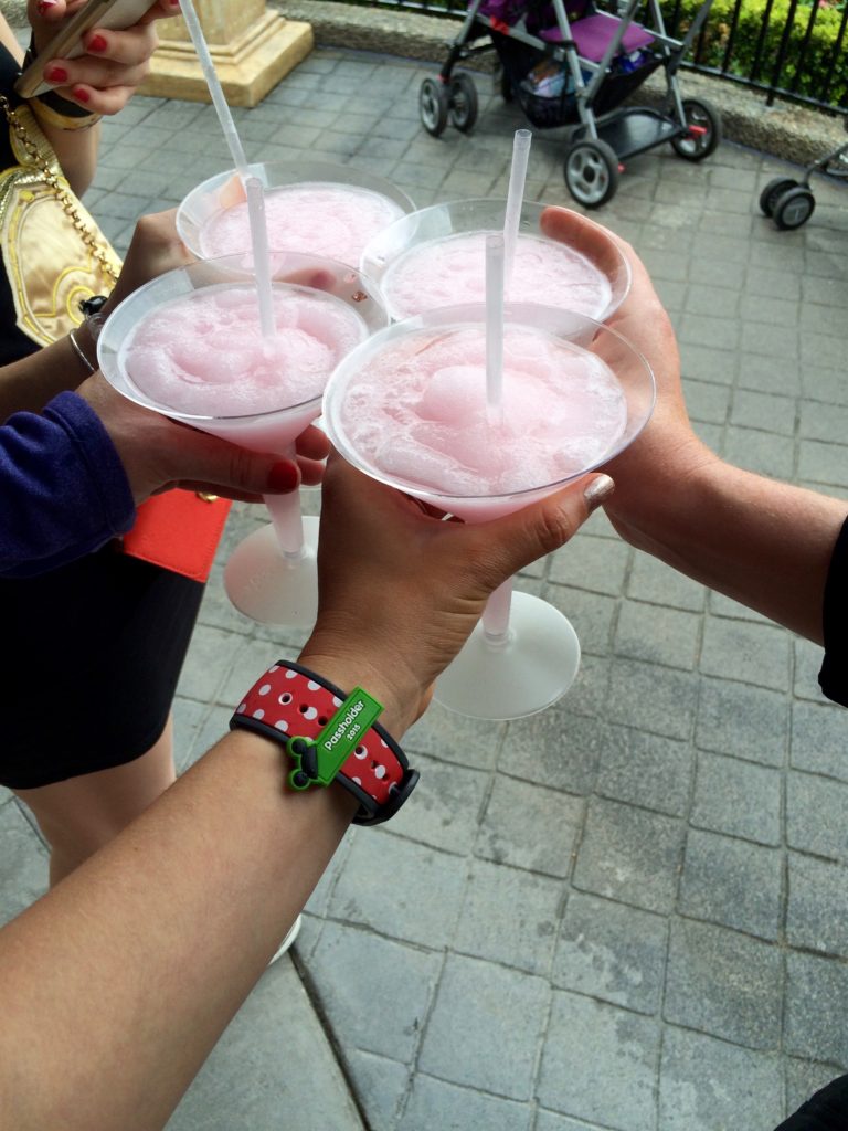 Drinks in Paris - What to do on a Disney adventure for adults? Disney for grown ups - The Pike's Place