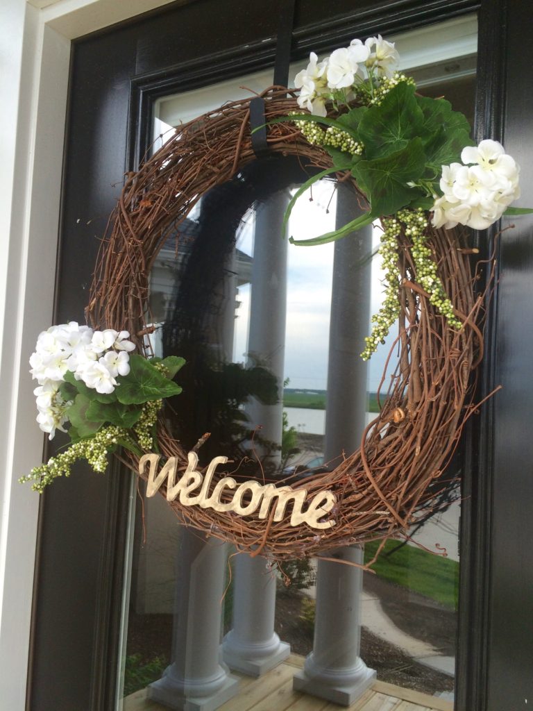 Easy Summer Welcome Wreath - DIY home decor and more at The Pike's Place