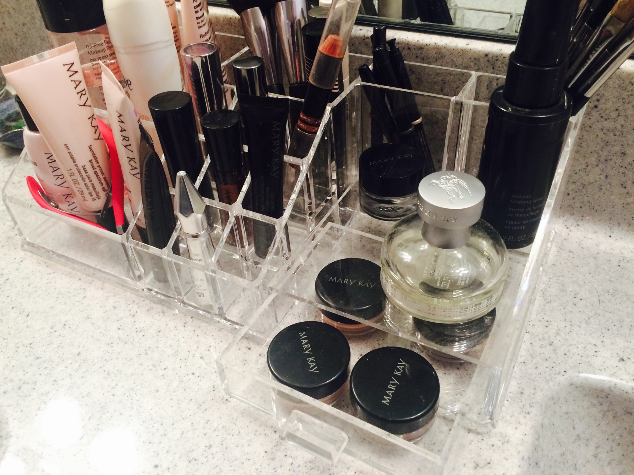 makeup-organizer-with-drawer